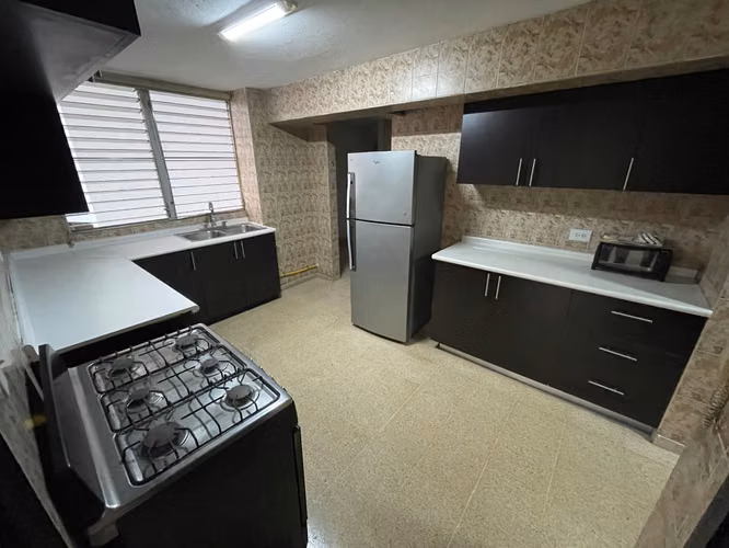 Espacioso Apartamento con Balcón a la venta en Paitilla, Ph La Joya 