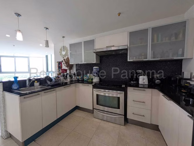 272749. Se alquila apartamento amoblado, 2 recámaras, 2 baños, 104m, balcón con buena vista - Imagen 10
