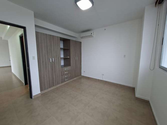 273234. Se alquila apartamento linea blanca, 2 recámaras, 2 baños, 97m, balcón con buena vista