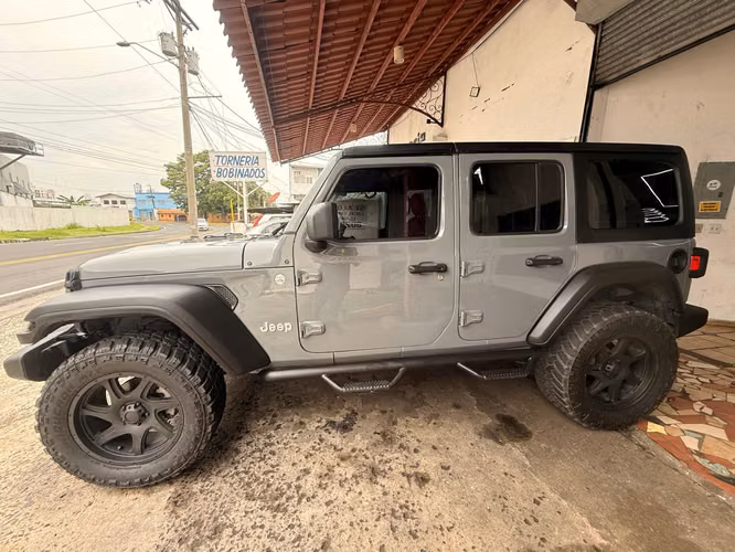 SE VENDE JEEP WRANGLER UNLIMITED 4X4 DEL 2018 - Imagen 3