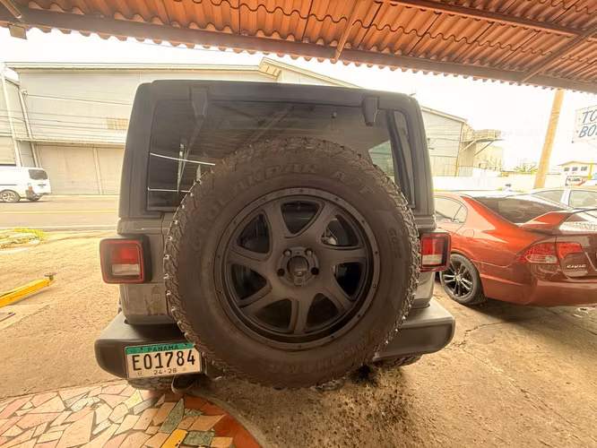 SE VENDE JEEP WRANGLER UNLIMITED 4X4 DEL 2018 - Imagen 5