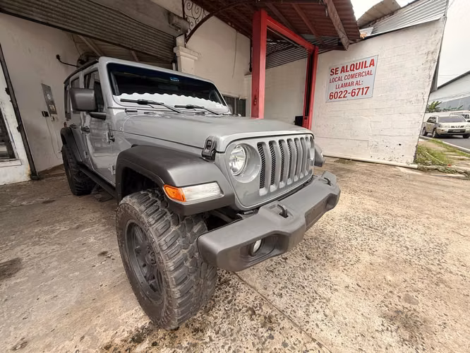 SE VENDE JEEP WRANGLER UNLIMITED 4X4 DEL 2018 - Imagen 8