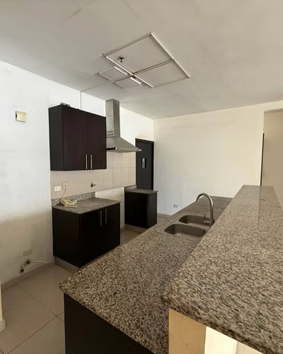 Apartamento en venta en San Francisco PH Premium Tower | 181m2 con cuarto y baño de empleada, walking closet y balcón