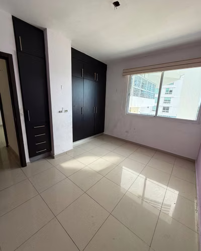 Apartamento en venta en San Francisco PH Premium Tower | 181m2 con cuarto y baño de empleada, walking closet y balcón