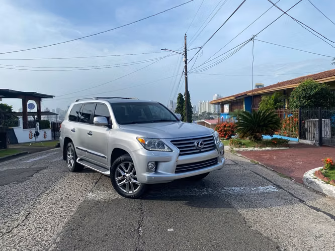 VENDO LEXUS LX5750  - Imagen 1