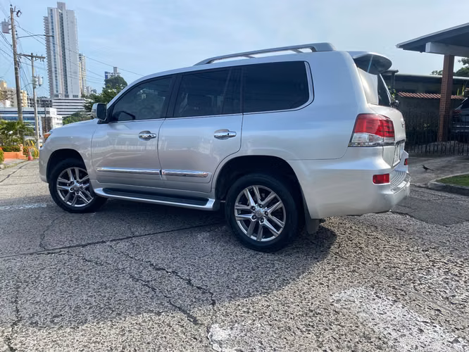 VENDO LEXUS LX5750  - Imagen 2