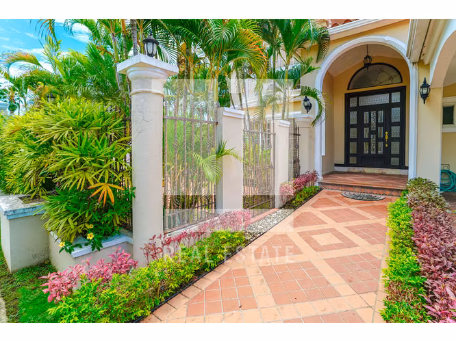 Se Vende Casa en Costa Azul, Costa del Este