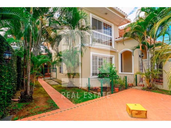 Se Vende Casa en Costa Azul, Costa del Este