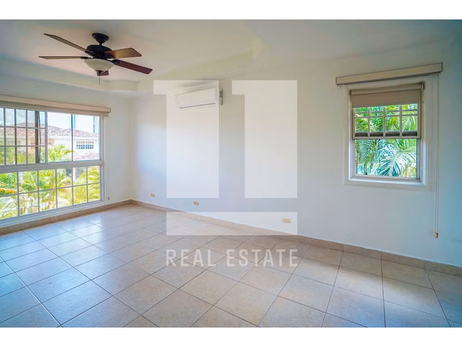 Se Vende Casa en Costa Azul, Costa del Este