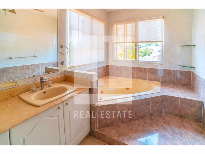 Se Vende Casa en Costa Azul, Costa del Este