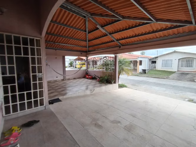 Venta de Casa, Hacienda Santa Fe, la Siesta/Tocumen CHR