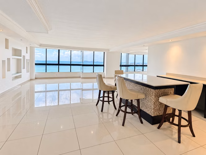 Apartamento en Venta en PH Condesa del Mar, Avenida Balboa | 332 m², 5 Recámaras, Vista al Mar