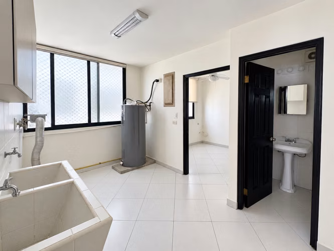 Apartamento en Venta en PH Condesa del Mar, Avenida Balboa | 332 m², 5 Recámaras, Vista al Mar