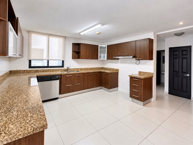 Apartamento en Venta en PH Condesa del Mar, Avenida Balboa | 332 m², 5 Recámaras, Vista al Mar