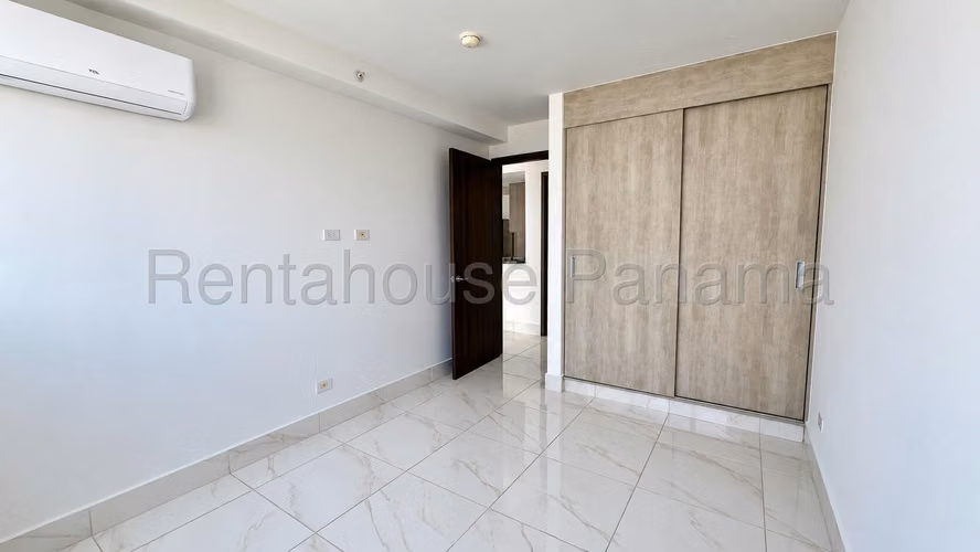 Alquiler de Apartamento con Línea blanca en Edison Park Ph Pacific Park EC