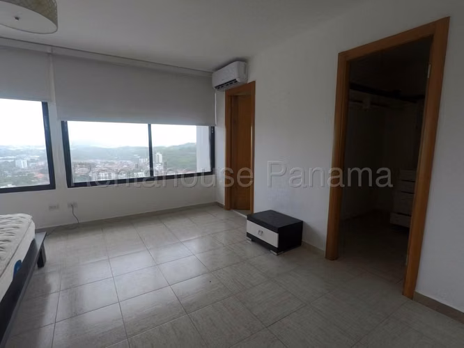 Alquiler de Apartamento con Línea blanca en Dos Mares Ph Pacific Hills EC