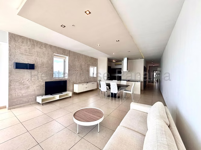Alquiler de Apartamento Amoblado en Avenida Balboa Ph Rivage EC