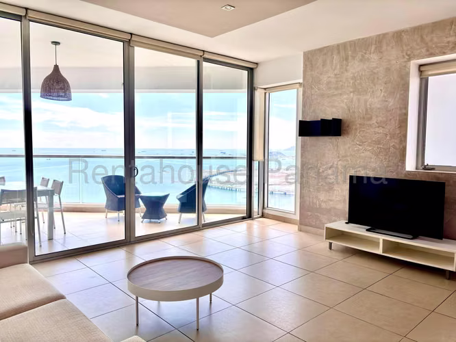 Alquiler de Apartamento Amoblado en Avenida Balboa Ph Rivage EC