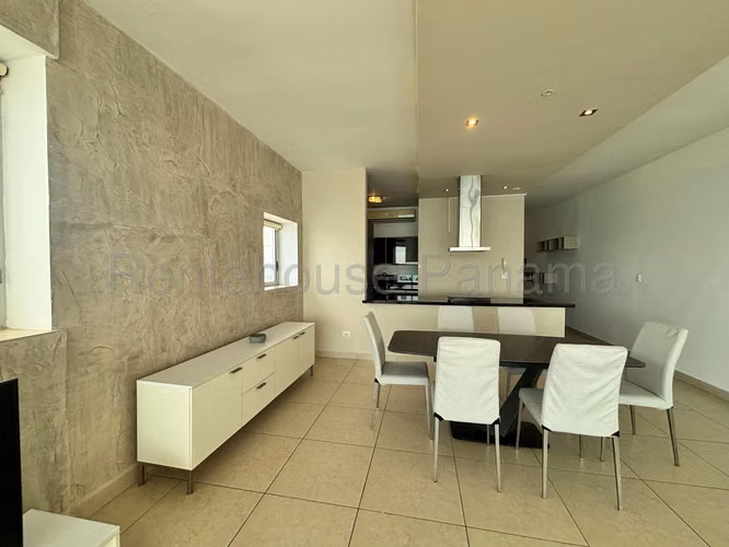 Alquiler de Apartamento Amoblado en Avenida Balboa Ph Rivage EC