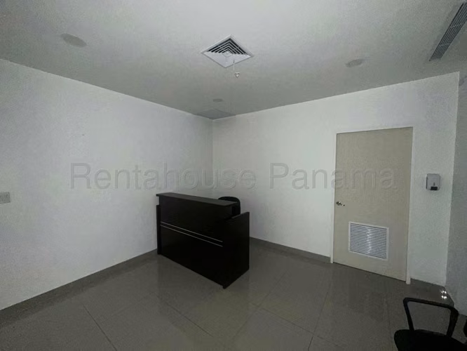 Venta de Oficina en Transistmica Solo Cliente Directo MC