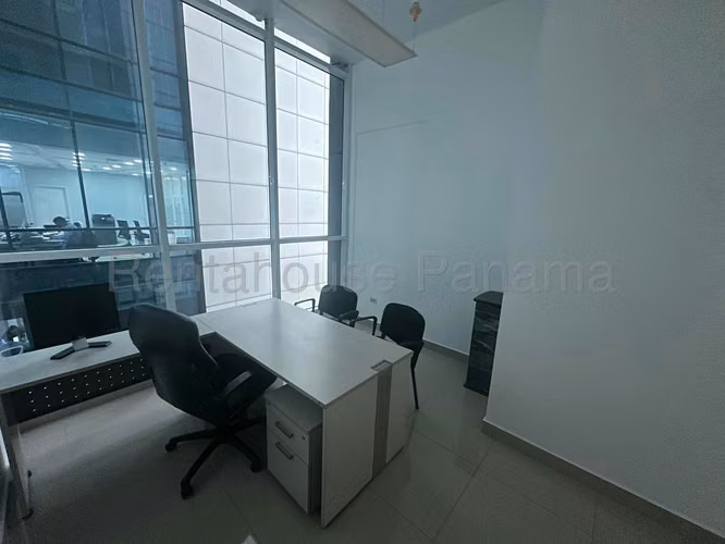 Venta de Oficina en Transistmica Solo Cliente Directo MC