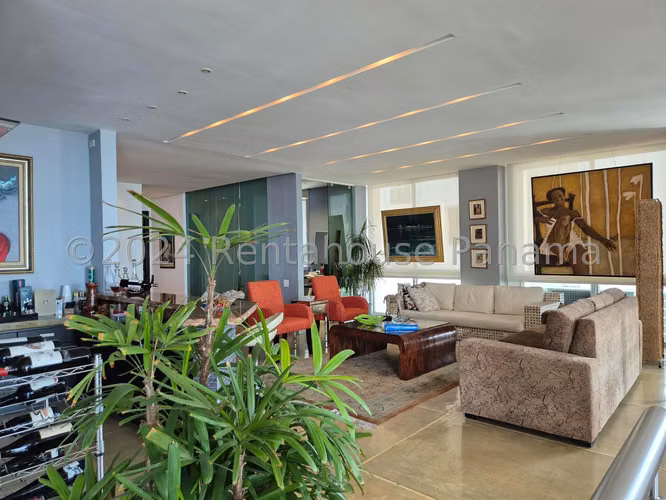 Apartment for Sale in San Francisco Ocean View 780 m² LR