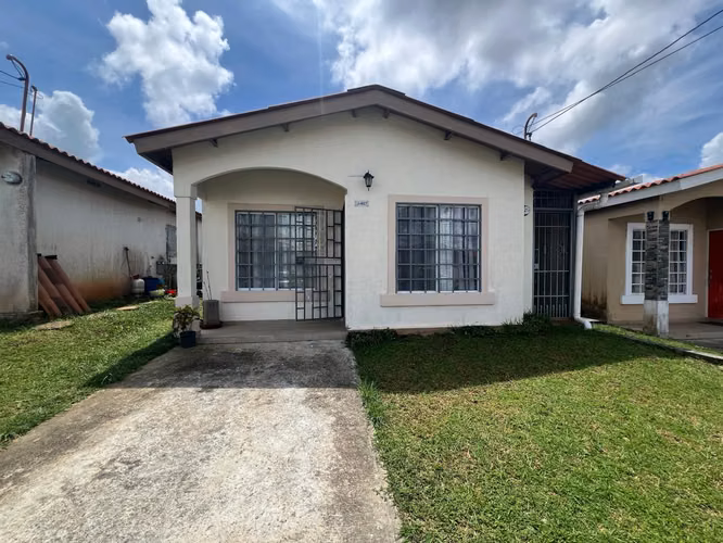 Alquilo casa en Montelimar