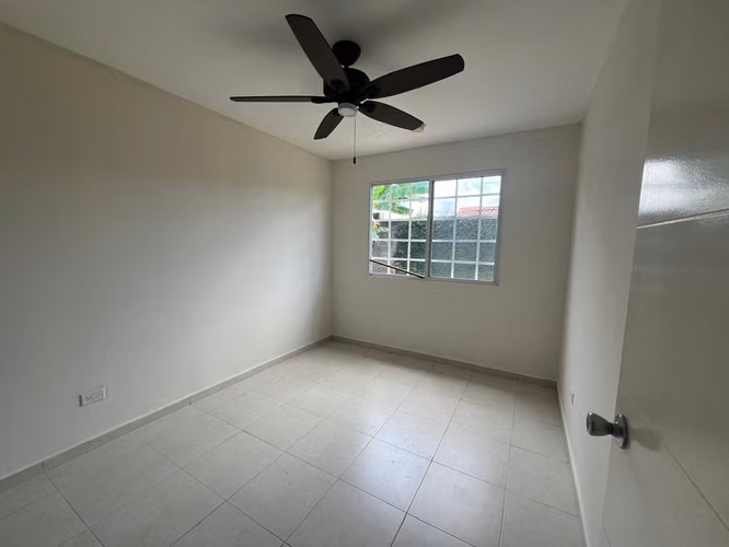 Alquilo casa en Montelimar - Imagen 3