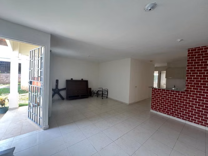 Alquilo casa en Montelimar - Imagen 11