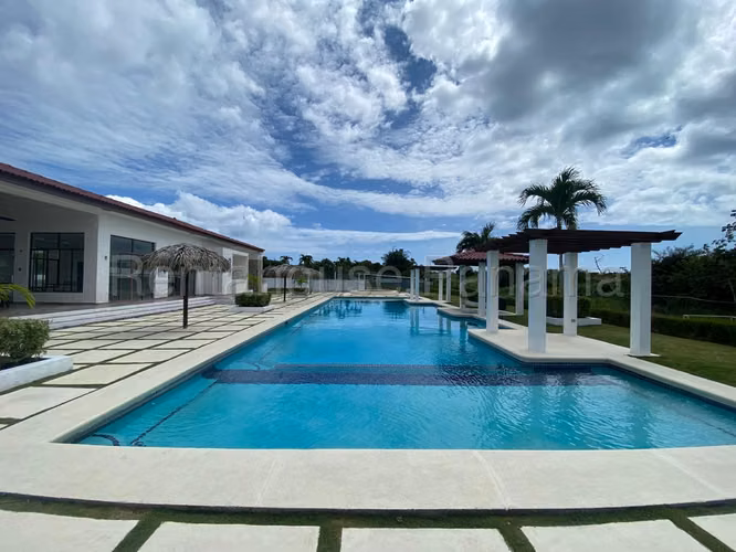 Venta Casa Amoblada San Carlos - YD