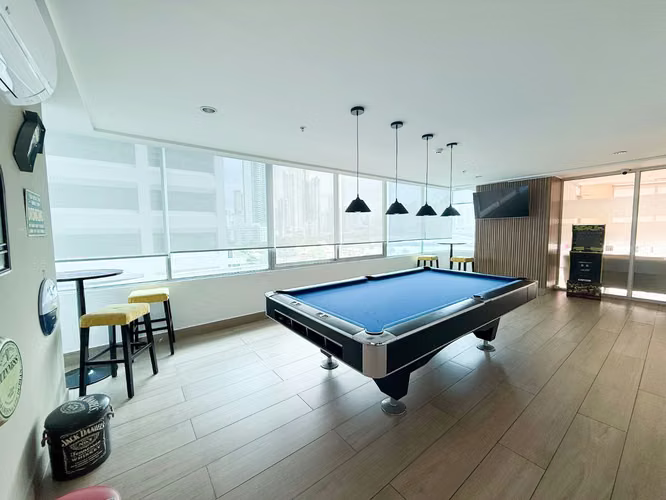 Apartamento de Dos Niveles con Vista al Mar en Sky, con Vistas desde Ambas Recámaras
