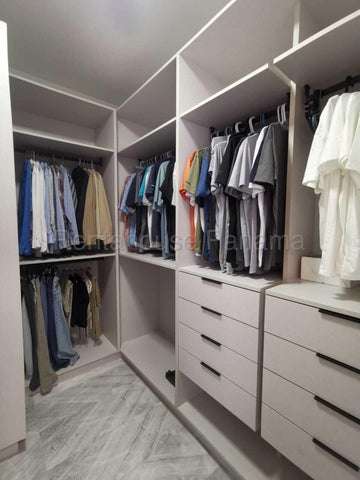Apartamento en Alquiler en Santa Maria  JG