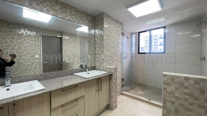 Venta de Apartamento en Paitilla, PH Perlas del Pacifico 26LGG5819