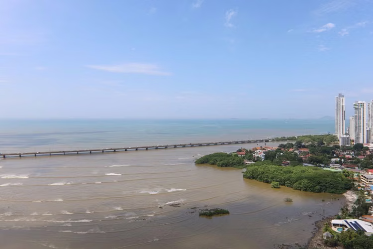 Penthouse con Vista al Mar en Venta en PH Baleares, Ciudad de Panamá - Imagen 17