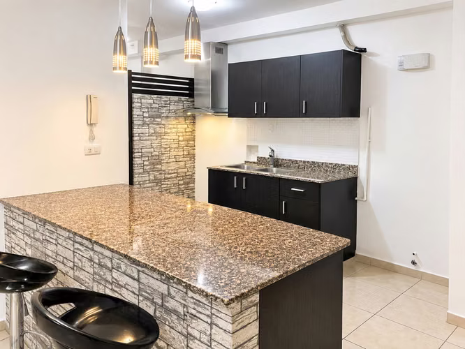 Apartamento en Pueblo Nuevo I con balcón y remodelado  - Imagen 5