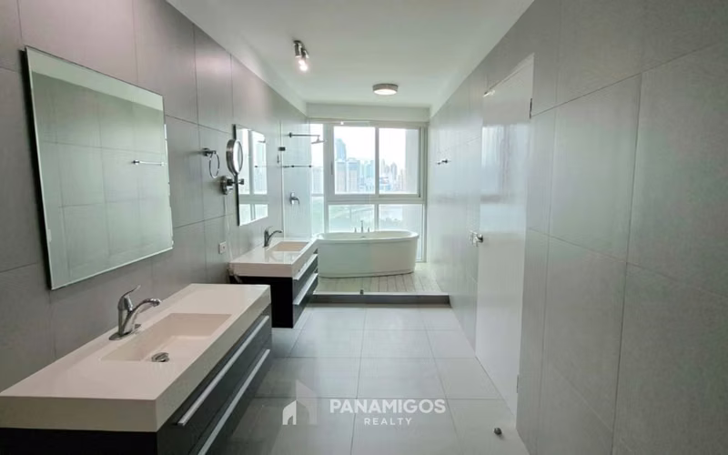 Apartamento con vista al mar en venta en PH Yacht Club - Imagen 7