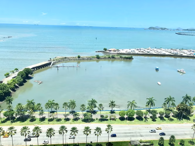 Alquiló apto en Ph Miramar av balboa espacioso y céntrico 4recamaras 4baños vista panorámica al mar  - Imagen 4