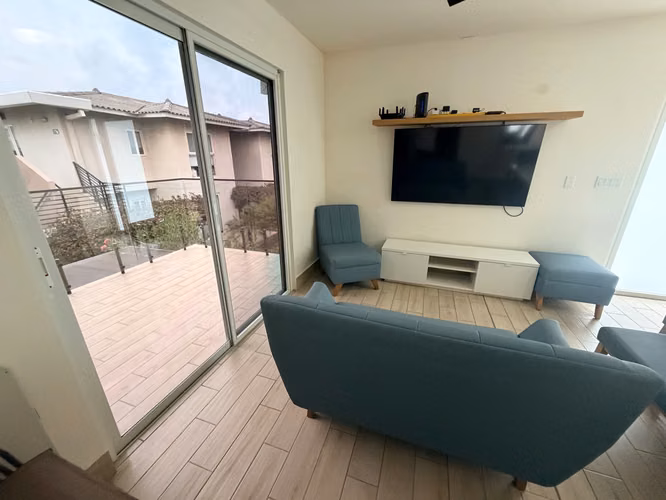 Villa en Playa Caracol en venta!