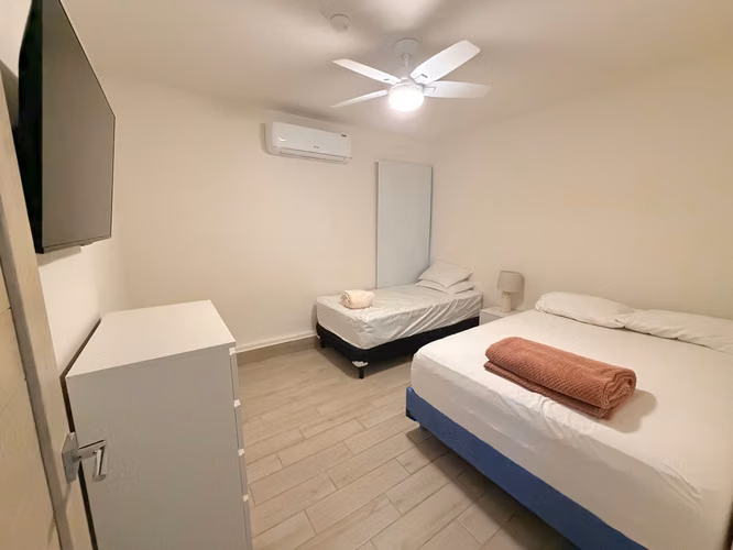 Villa en Playa Caracol en venta!
