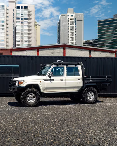 Toyota Land Cruiser serie 79 2023 | V8 Diésel | MANUAL | 40,500Km - Imagen 3