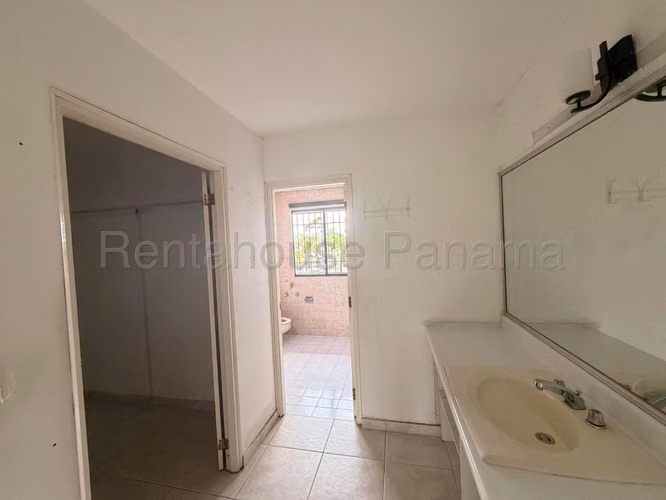 Venta de Casa en Las Cumbres MCD27-1582