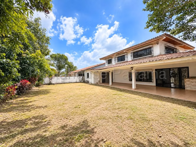 Venta de Casa en Las Cumbres MCD27-1582