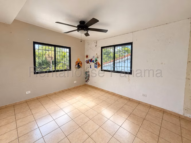 Venta de Casa en Las Cumbres MCD27-1582