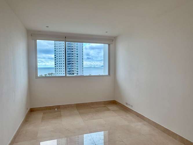 Apartamento de 4 rec vista al mar y ciudad en venta - Costa del Este
