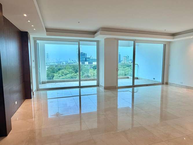 Apartamento de 4 rec vista al mar y ciudad en venta - Costa del Este