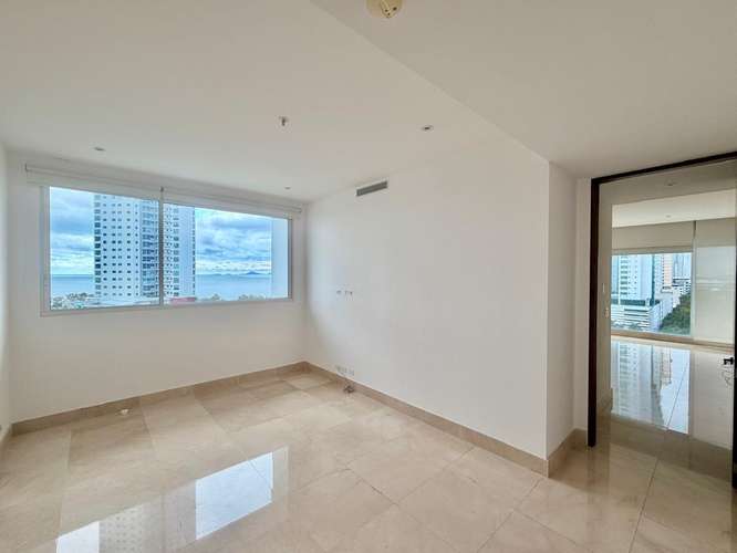 Apartamento de 4 rec vista al mar y ciudad en venta - Costa del Este