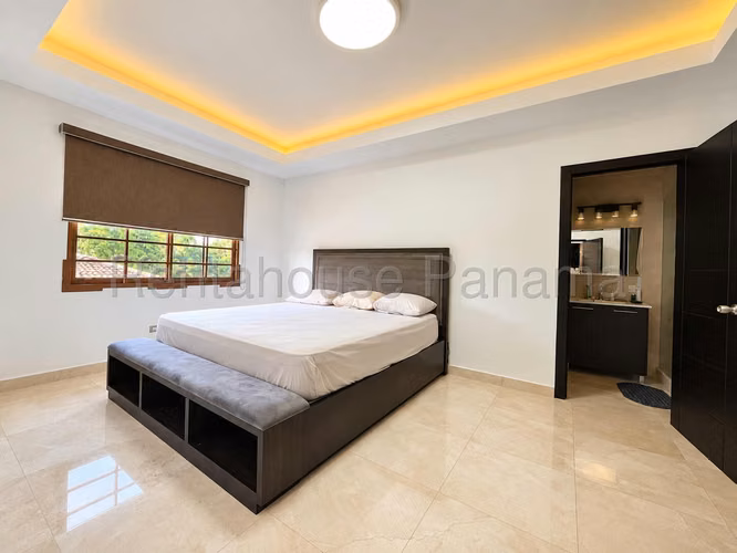 Venta de Casa en Clayton MCD27-916