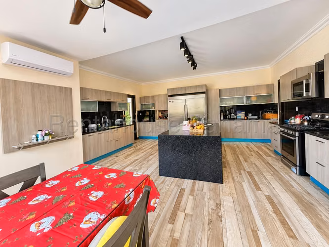 Venta de Casa en Clayton MCD27-916