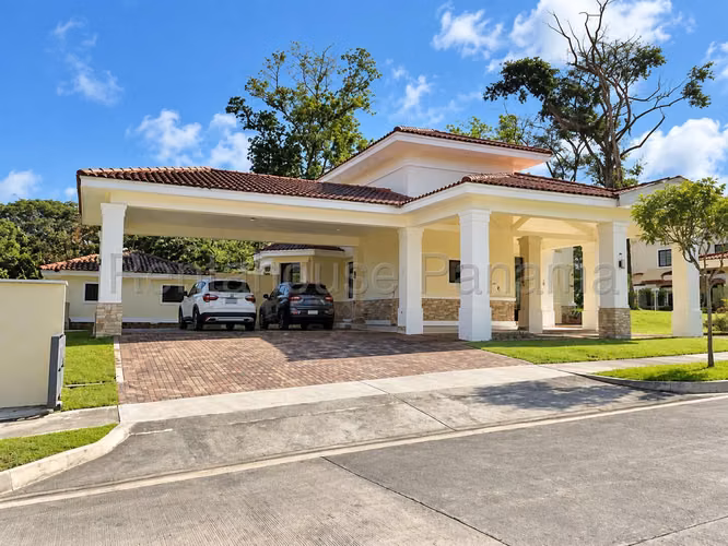 Venta de Casa en Clayton MCD27-916