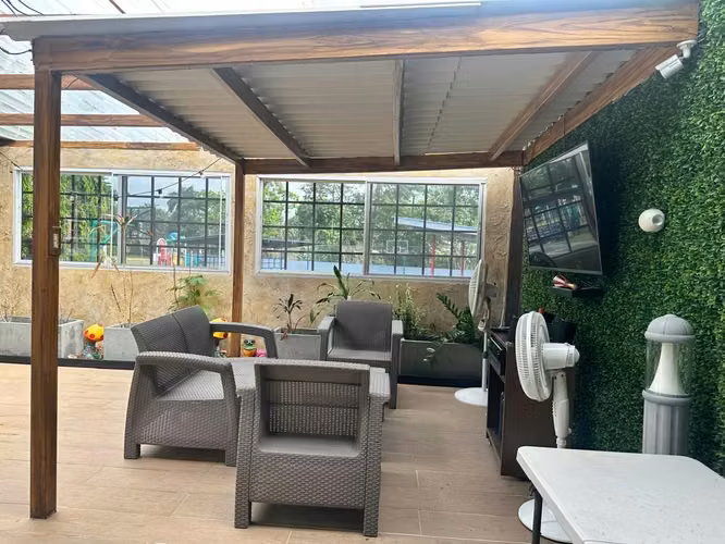 FIELD LINDBERGH / REMODELED · QUARTZ / $230K · 3 REC · 240M